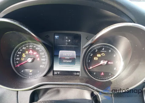 2018 Mercedes-Benz C 300 4Matic z USA, uszkodzony, nr VIN 55SWF4KB2JU272128